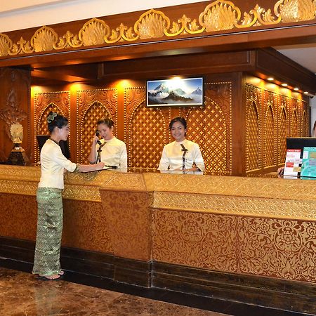 Kandawgyi Palace Hotel Yangon Bagian luar foto