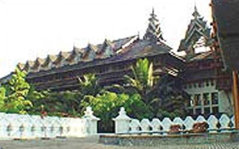 Kandawgyi Palace Hotel Yangon Bagian luar foto