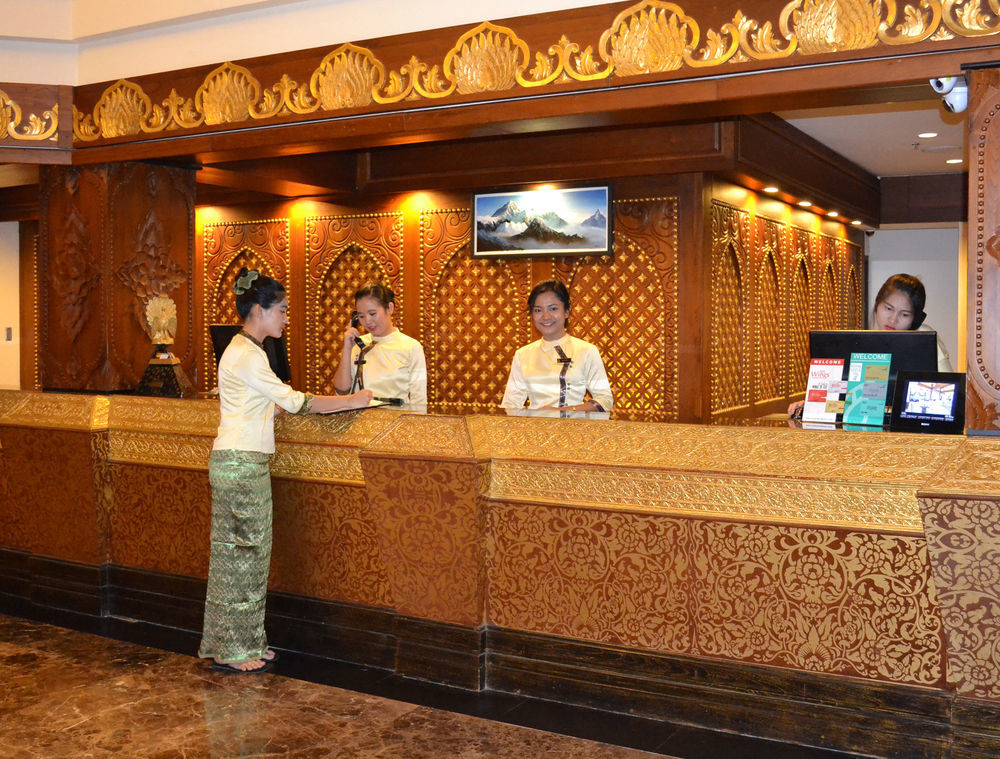 Kandawgyi Palace Hotel Yangon Bagian luar foto